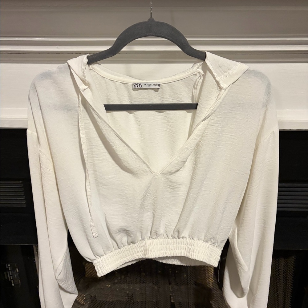 Zara Cream V-Neck Cropped Hoodie